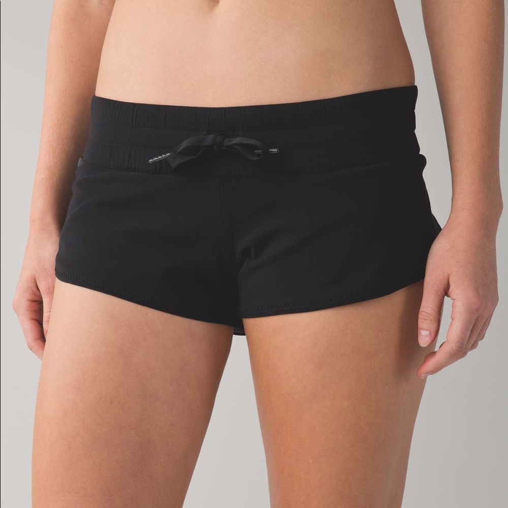 Lululemon surf shorts size 6